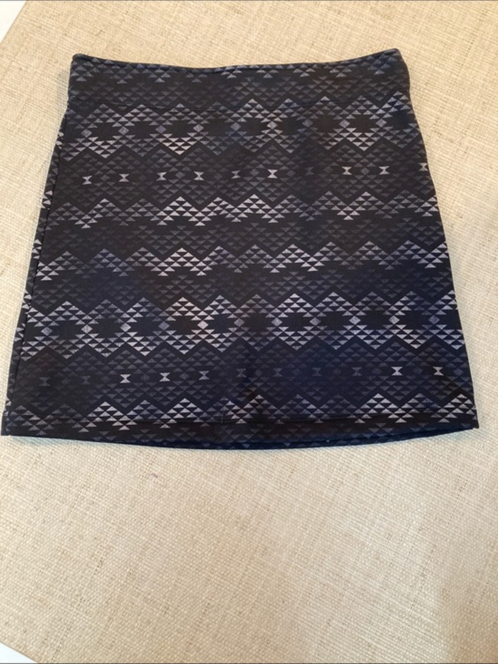 Athleta Women's Black Patterned Mini Skirt S